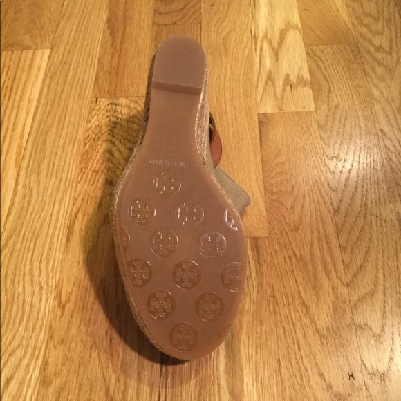 Tory Burch Khaki Wedges Size 10 - Picture 4 of 4